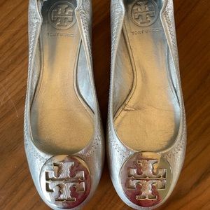 NWOT Tory Burch Silver Flats